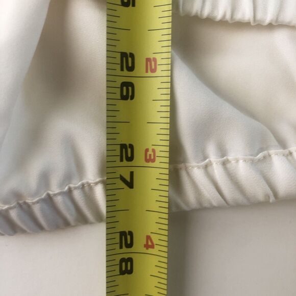 Banana Republic Factory Bubble Hem V-Neck Blouse Snow Day Size Medium NWT - Picture 8 of 16